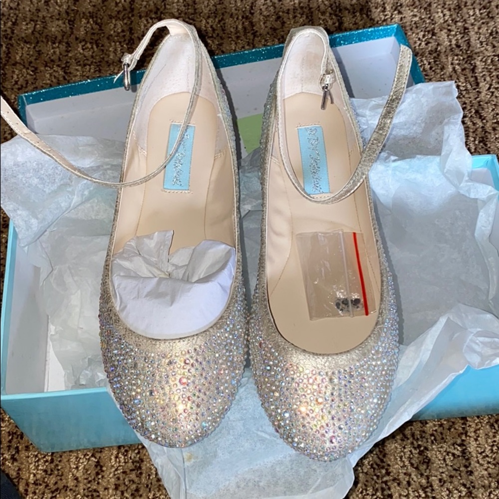 Betsey Johnson BLUE Joy in Champagne BNIB 5.5